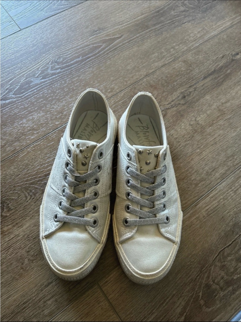 Women's Casual Low-Top Sneakers in Light Gray Size 7